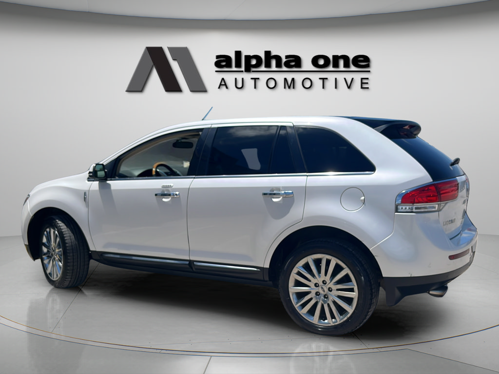 Used 2014 Lincoln MKX FWD w/ Equipment Group 102A image 9