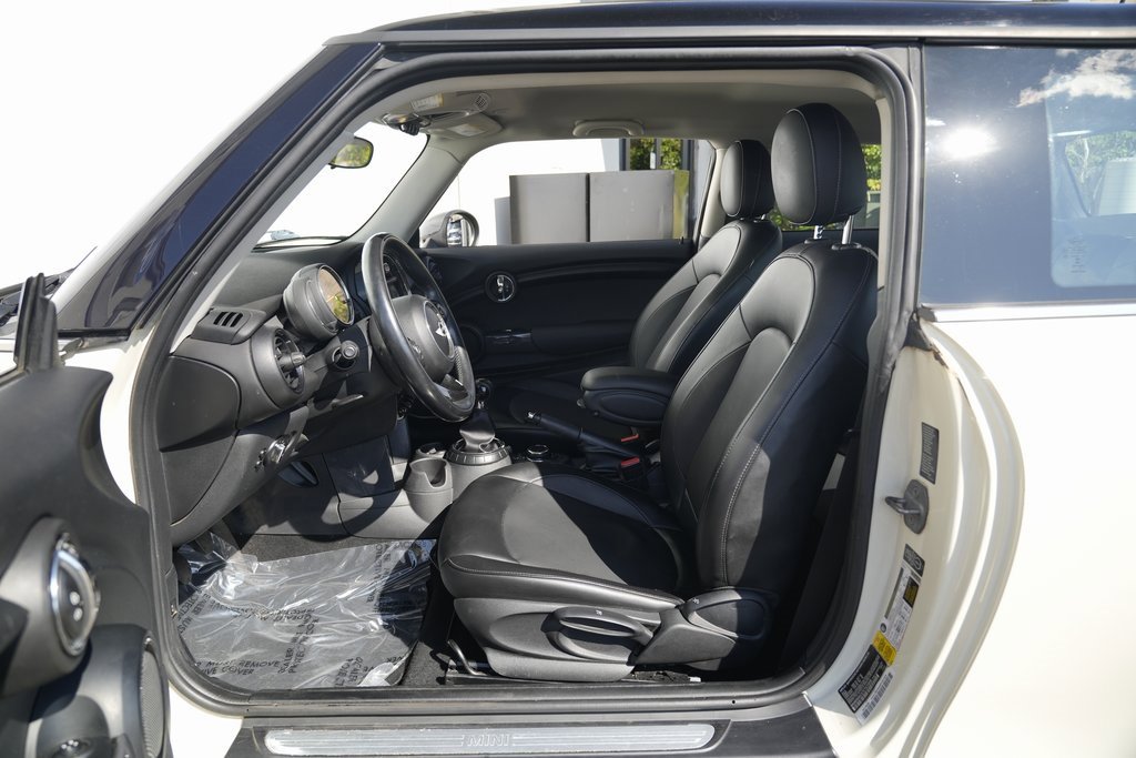 Used 2014 MINI Cooper 2-Door Hardtop image 17
