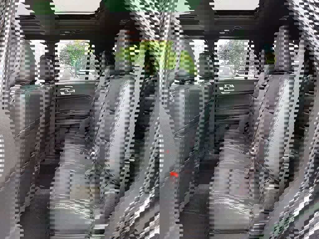 Used 2013 Ford Explorer XLT FWD image 9