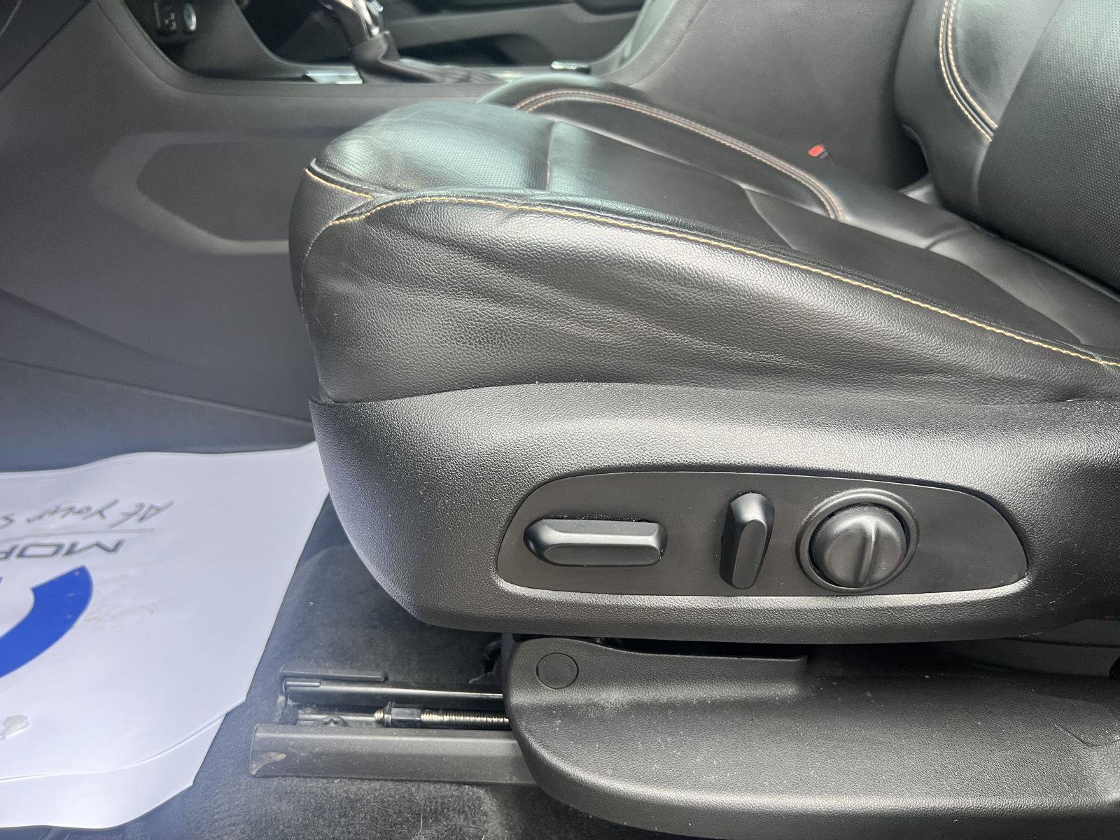 Used 2021 Chevrolet Traverse Premier image 13