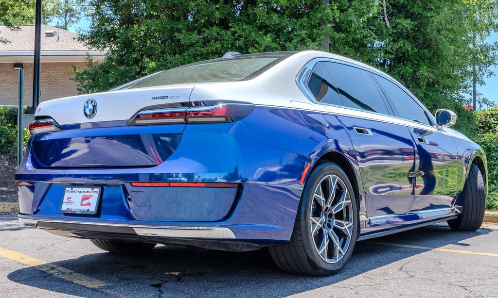 Used 2024 BMW i7 eDrive50 w/ Executive Package RWD image 30