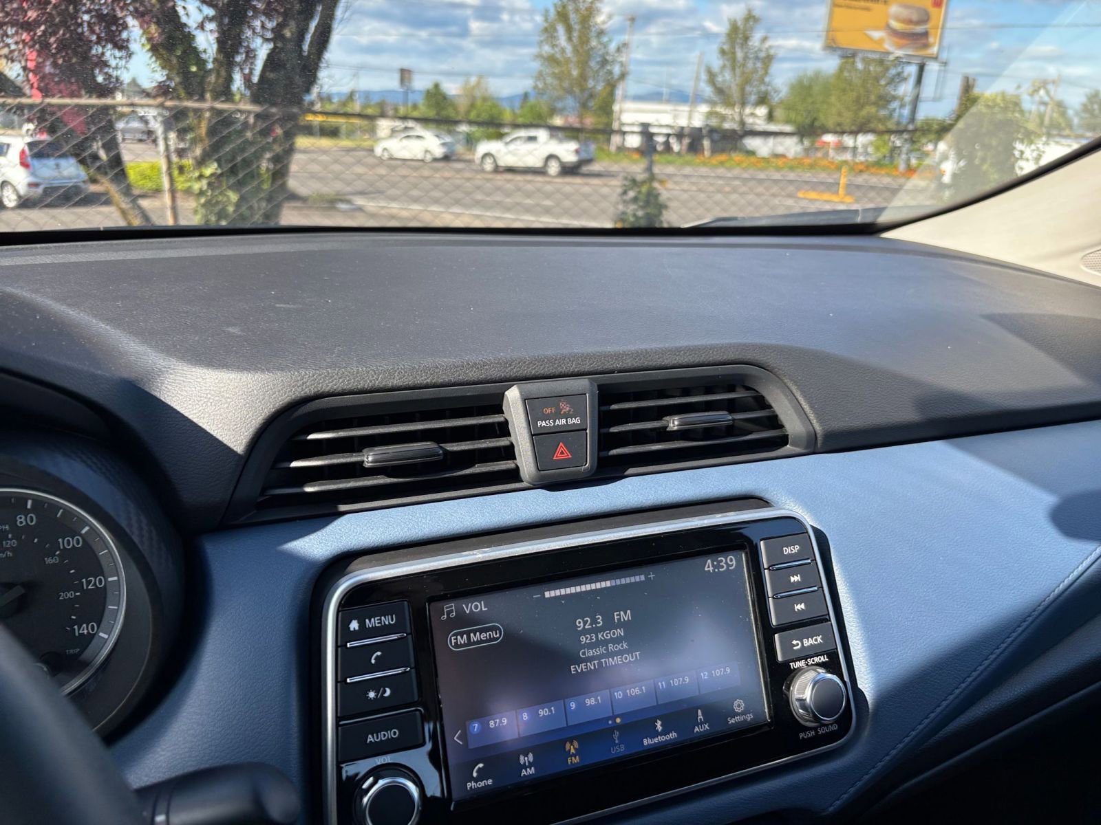 Used 2025 Nissan Versa SV FWD image 17