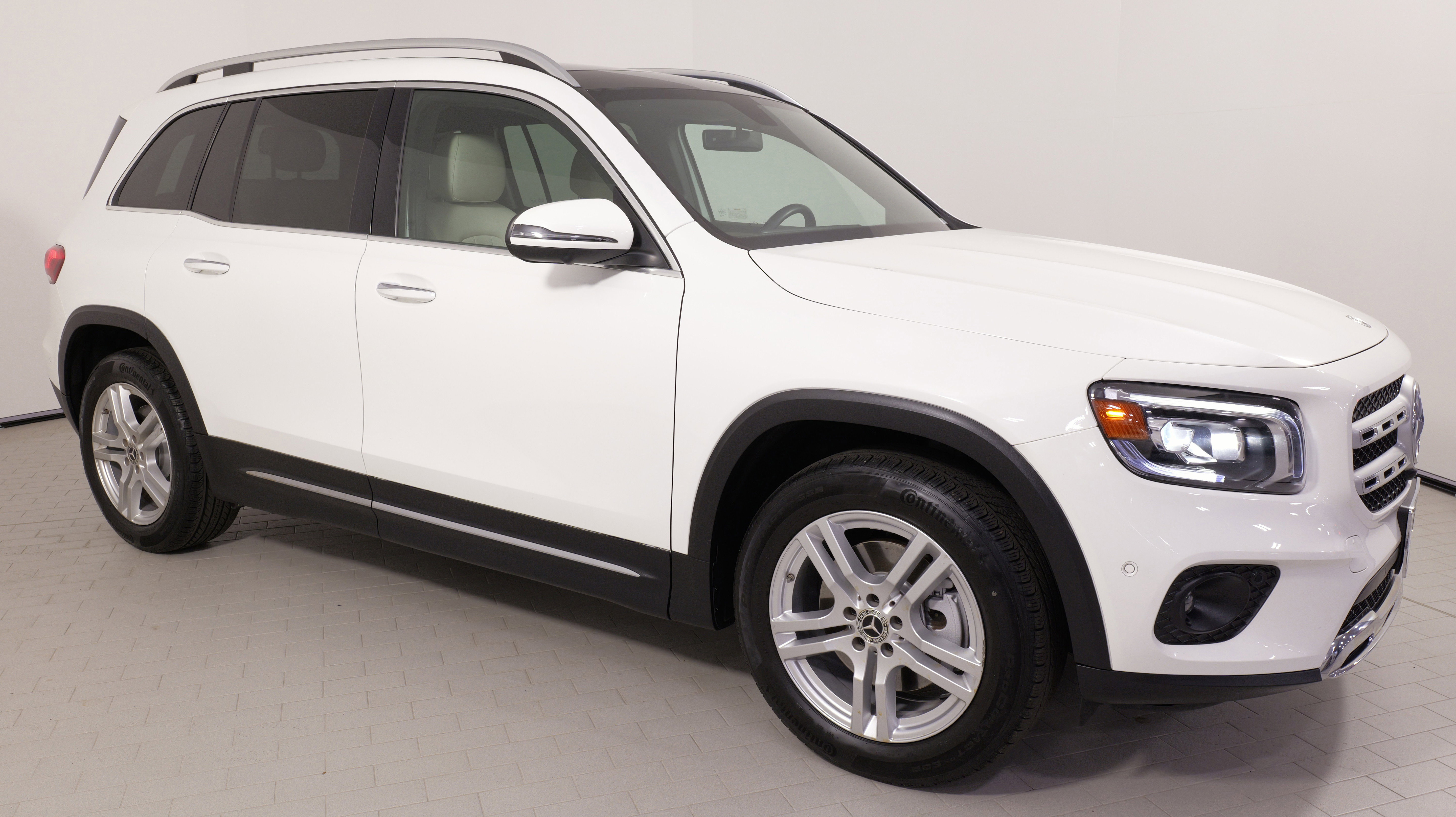 Used 2022 Mercedes-Benz GLB 250 4MATIC image 9