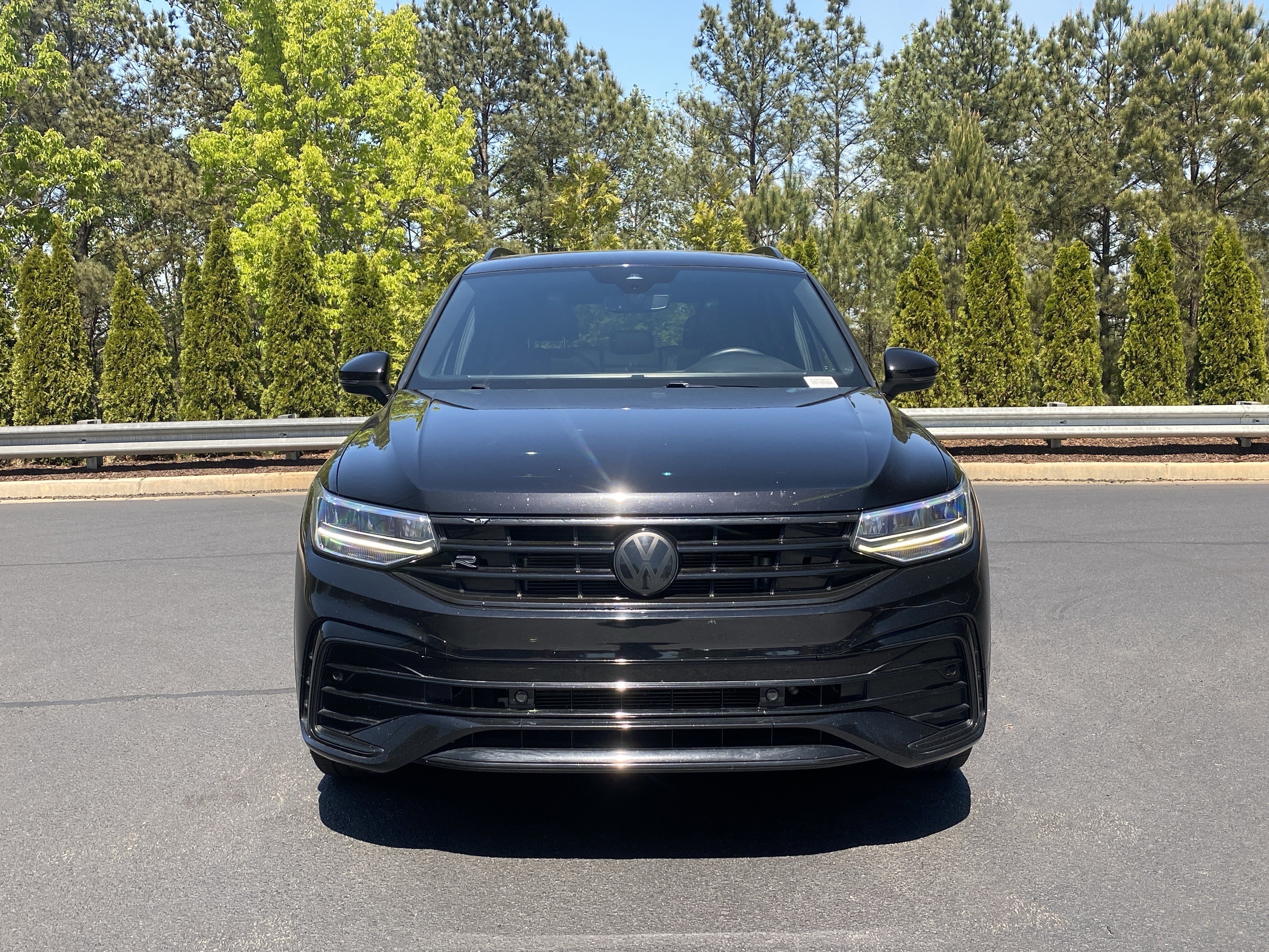Used 2023 Volkswagen Tiguan SE R-Line FWD image 13