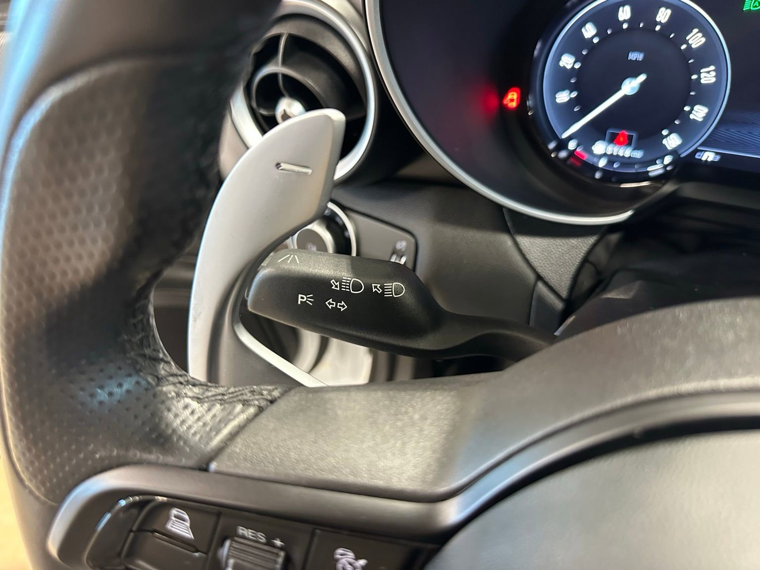 Used 2024 Alfa Romeo Giulia Veloce image 19