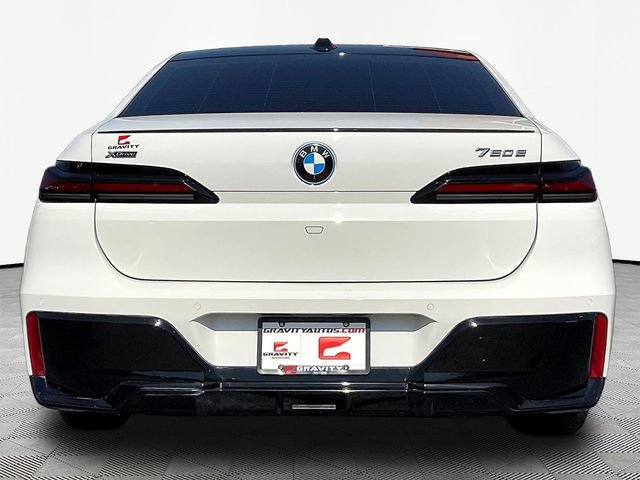 Used 2025 BMW 750e xDrive w/ Premium Package AWD/4WD image 6
