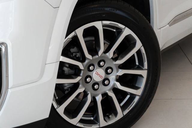 Used 2023 GMC Acadia Denali FWD image 2