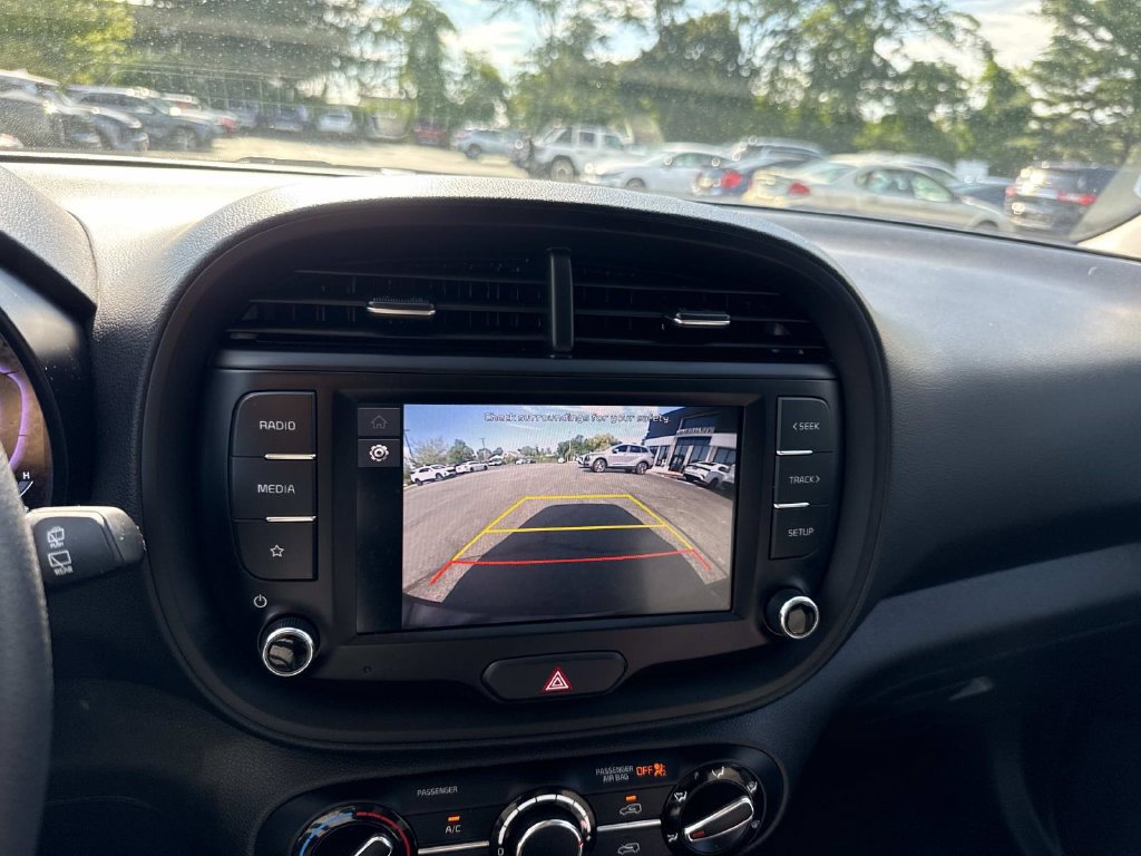 Used 2024 Kia Soul LX w/ Option Group 015 FWD image 21
