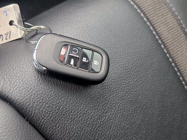 Used 2025 Honda Pilot Touring image 21