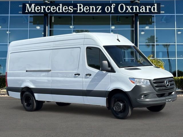 Used 2025 Mercedes-Benz Sprinter 3500 image 1