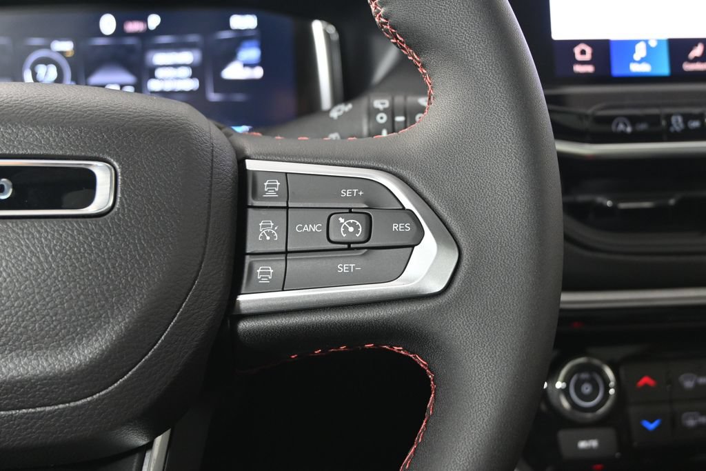 New 2026 Jeep Compass Trailhawk w/ Sun, Sound & Navigation Group AWD/4WD image 33