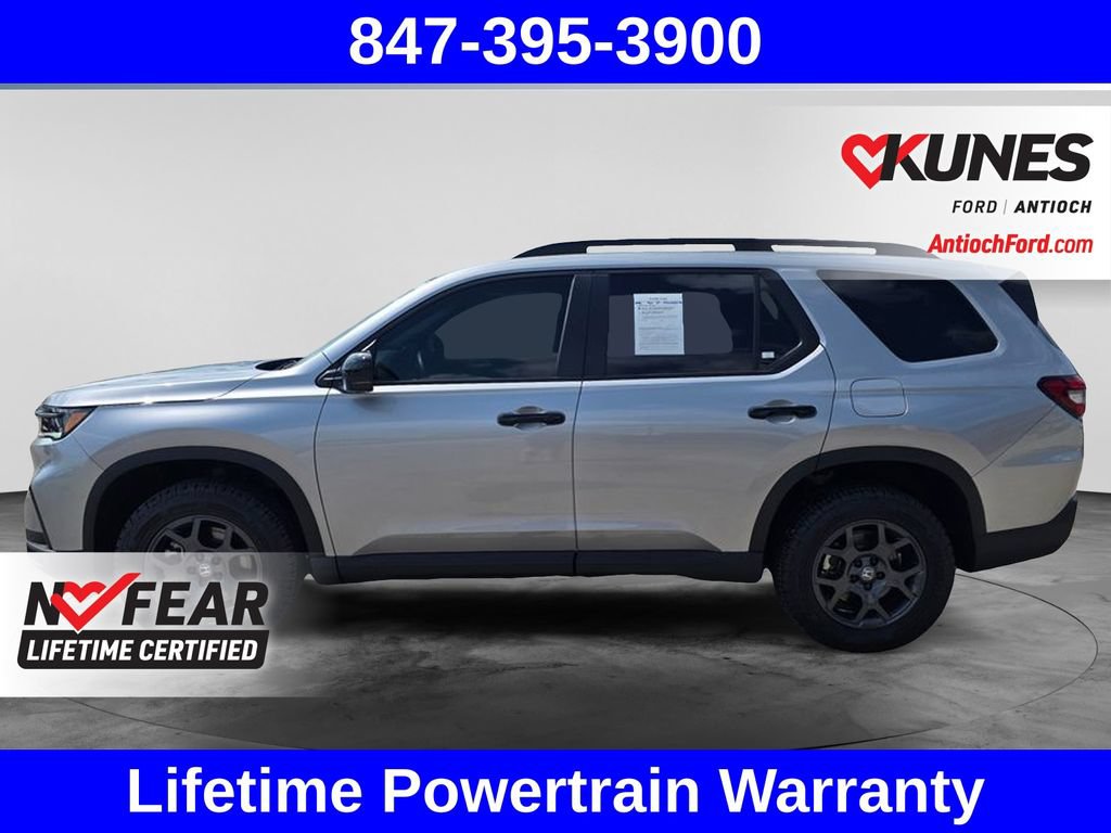 Used 2025 Honda Pilot TrailSport image 7