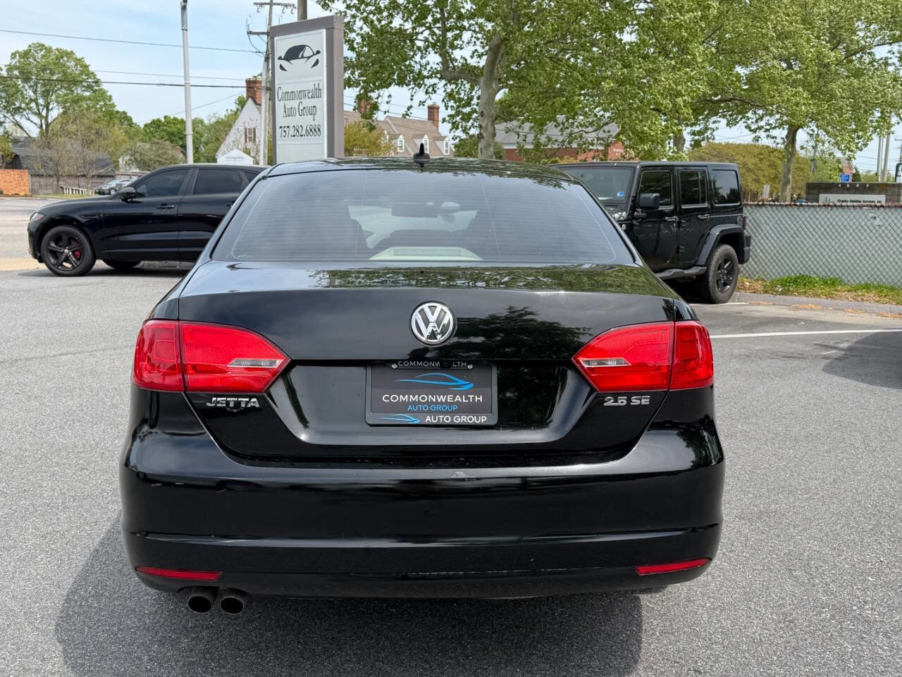 Used 2011 Volkswagen Jetta SE FWD image 5