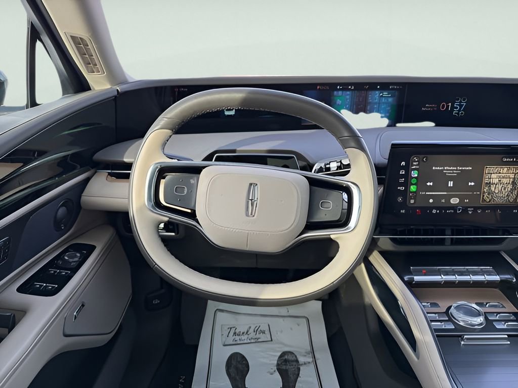 Used 2025 Lincoln Nautilus Reserve image 14