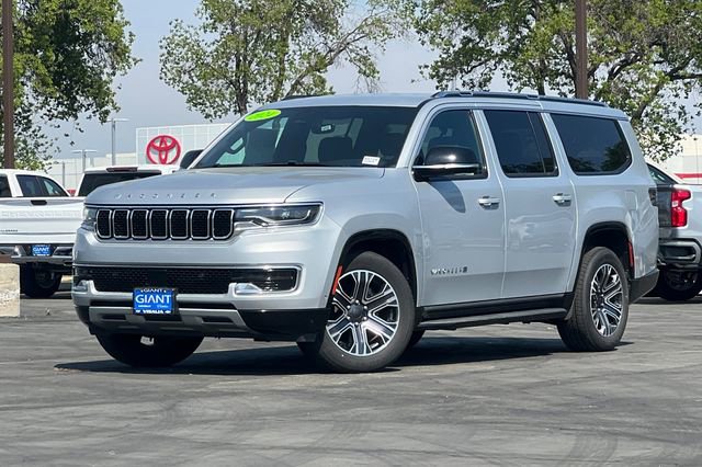 Used 2024 Jeep Wagoneer L Series II w/ Flexible Seating Group image 8