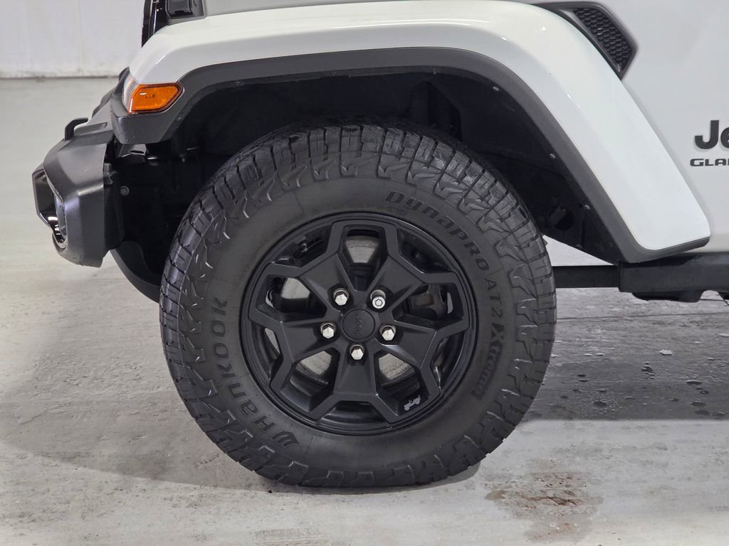 Certified 2021 Jeep Gladiator Willys image 13