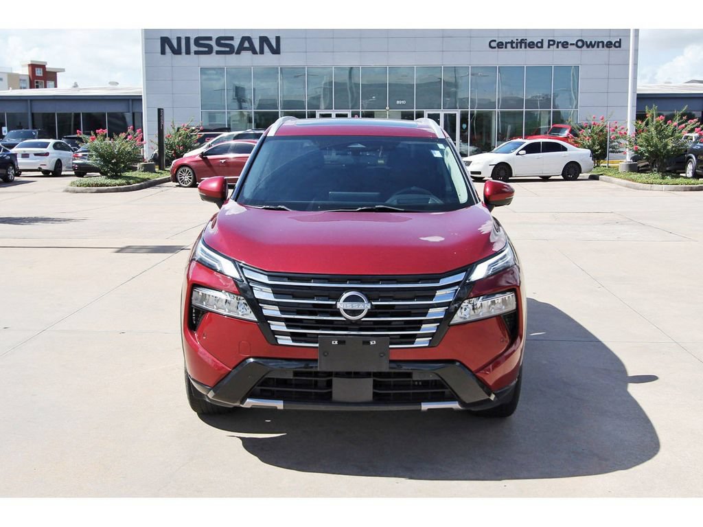 Used 2024 Nissan Rogue Platinum w/ Platinum Premium Package FWD image 2