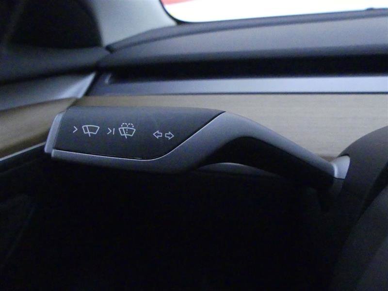 Used 2023 Tesla Model 3 Standard Range image 17