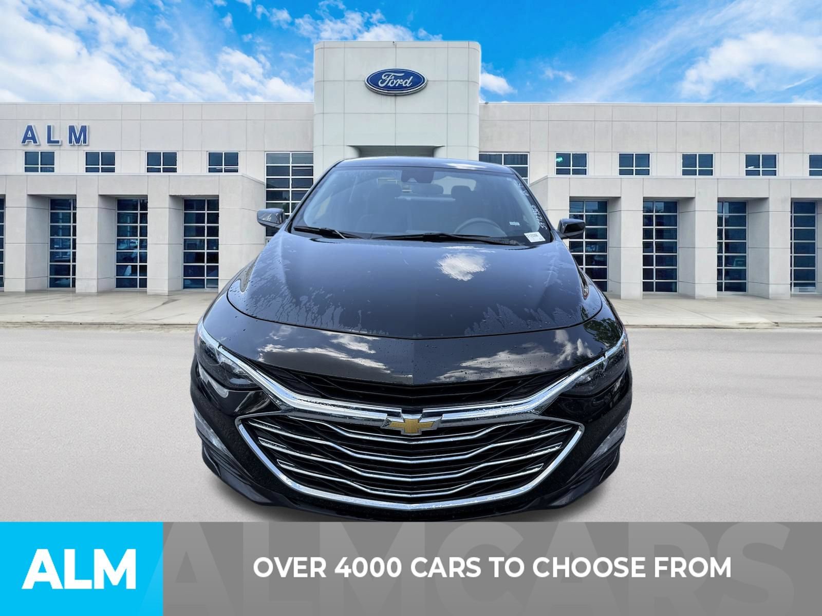 Used 2025 Chevrolet Malibu LT FWD image 2