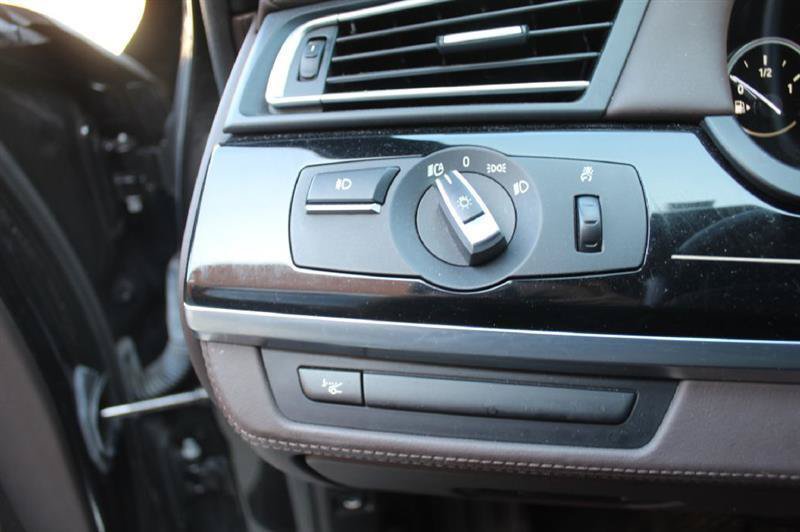 Used 2013 BMW 750Li xDrive AWD/4WD image 22