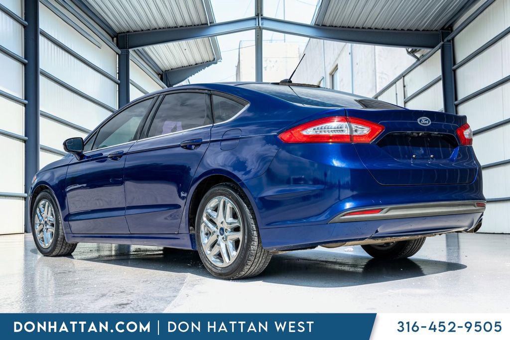 Used 2016 Ford Fusion SE FWD image 27