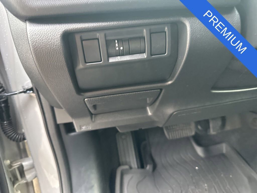 Used 2025 Subaru Forester Premium image 11