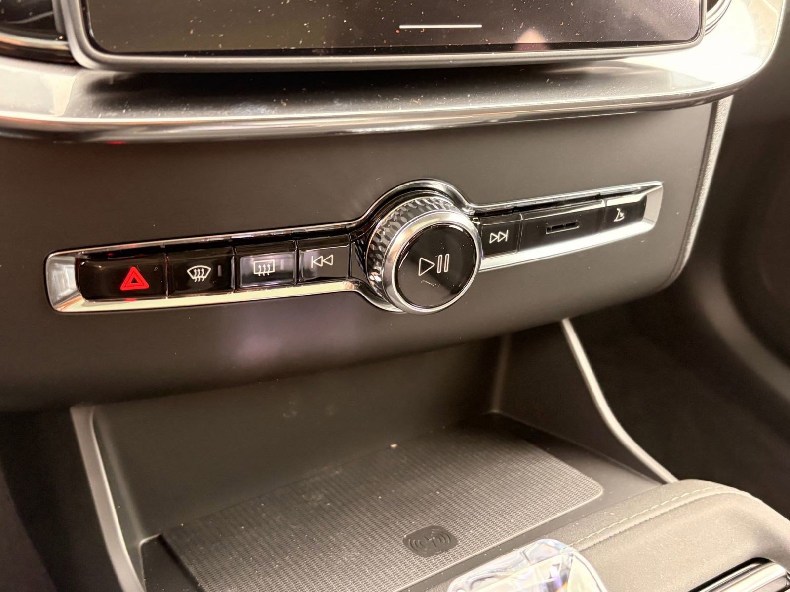 New 2026 Volvo XC90 B6 Ultra w/ Protection Package image 19