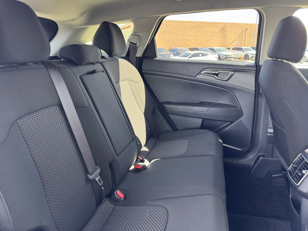 Used 2023 Kia Sportage LX image 39