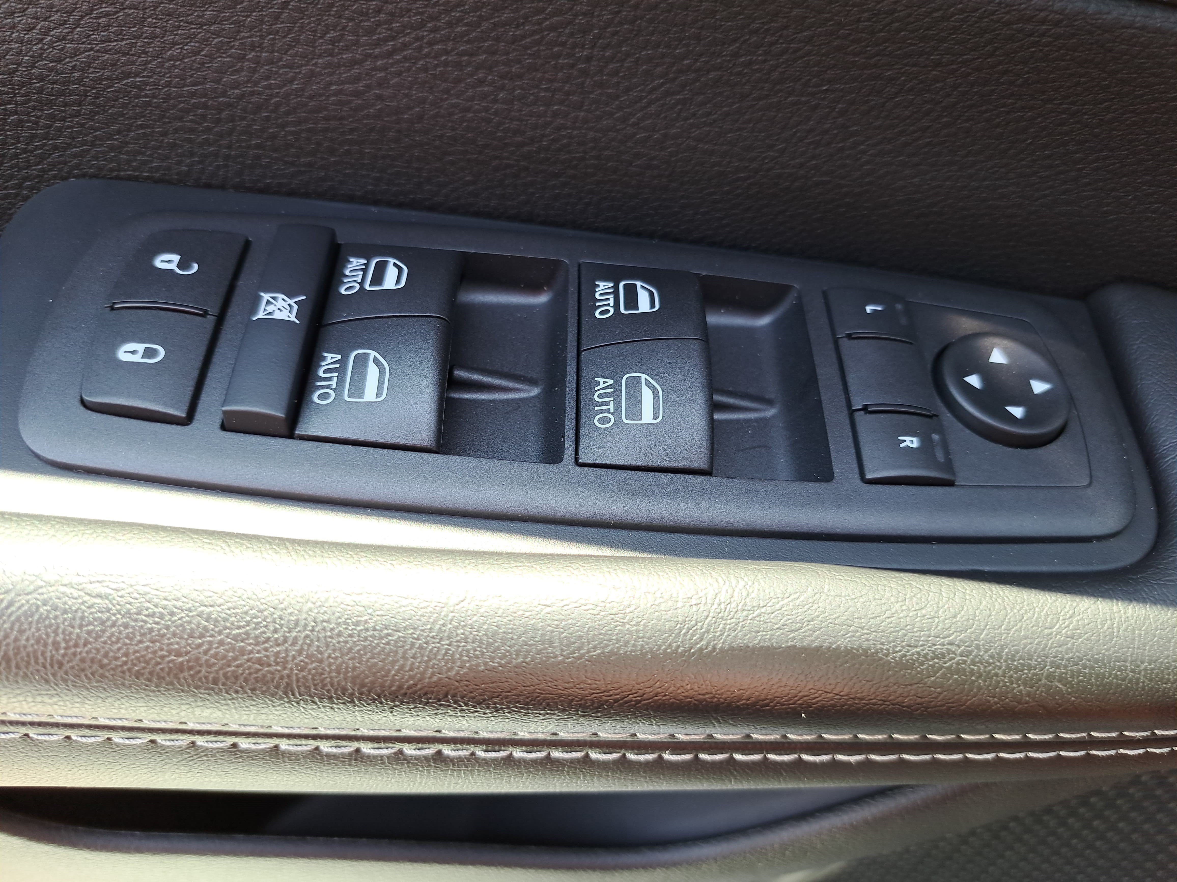 New 2027 Chrysler Pacifica Select FWD image 28