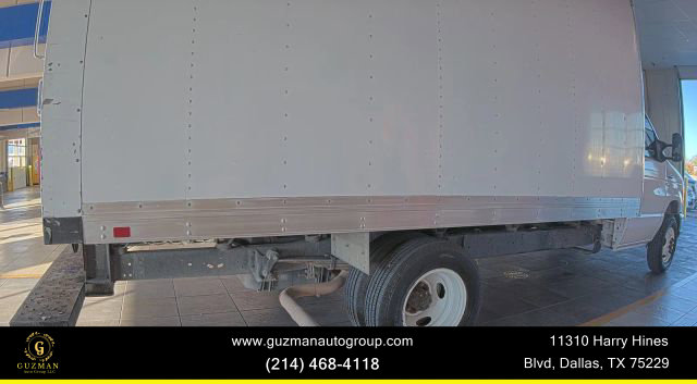 Used 2018 Ford E-350 and Econoline 350 Super Duty w/ Power Windows & Locks Group image 4