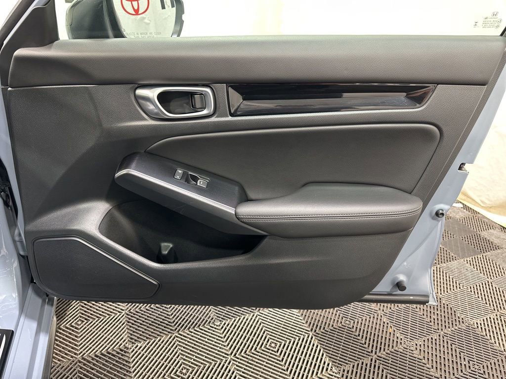 Used 2025 Honda Civic Sport Touring image 11