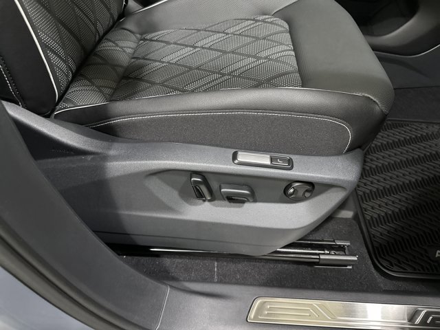 New 2026 Volkswagen Atlas SEL Premium R-Line image 38