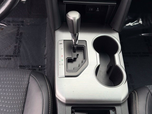 Used 2014 Toyota Camry SE FWD image 17