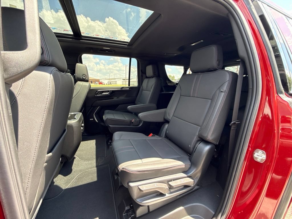 New 2026 Chevrolet Suburban RST w/ RST Capability Package AWD/4WD image 22