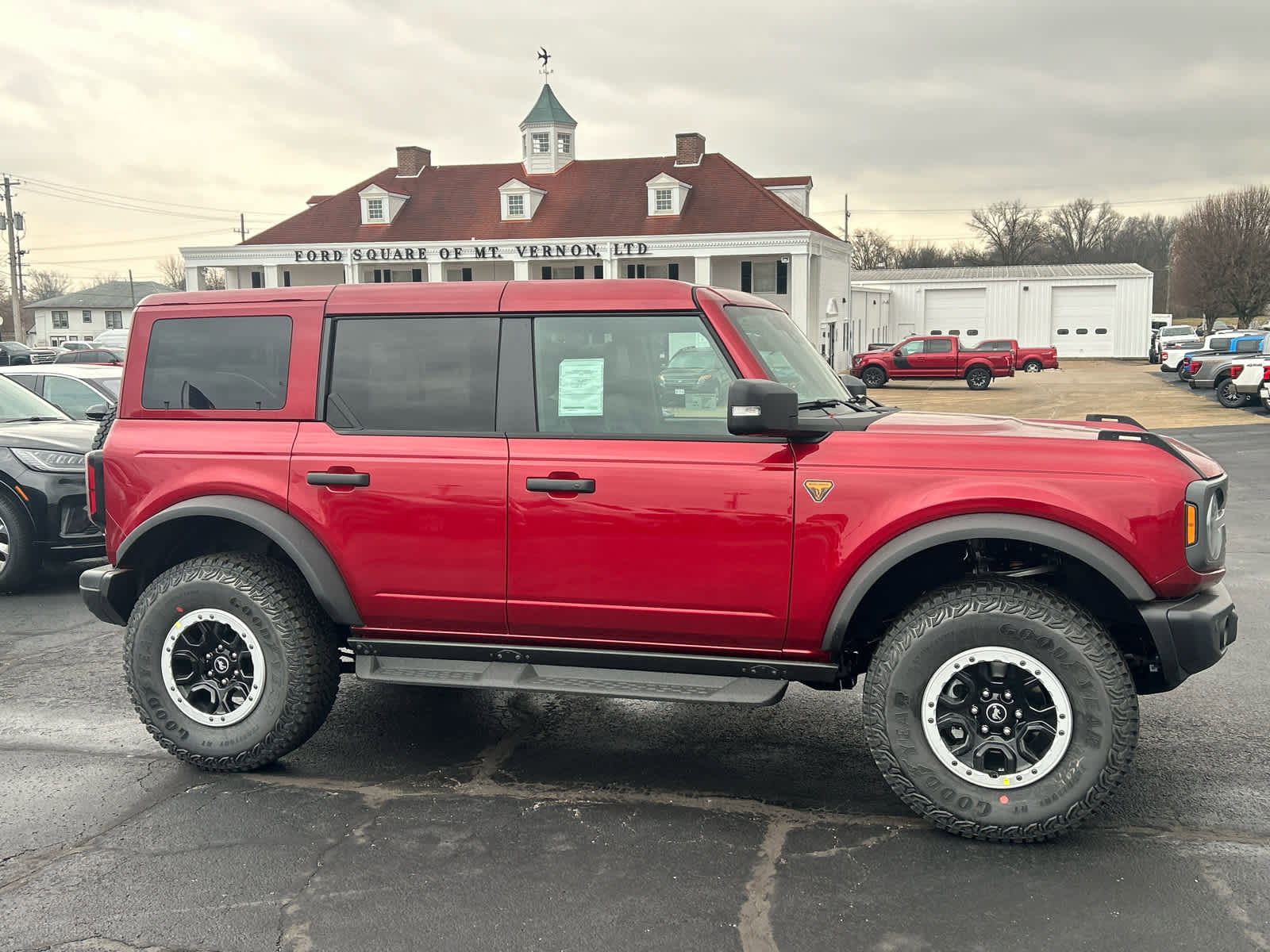 New 2025 Ford Bronco Badlands image 4