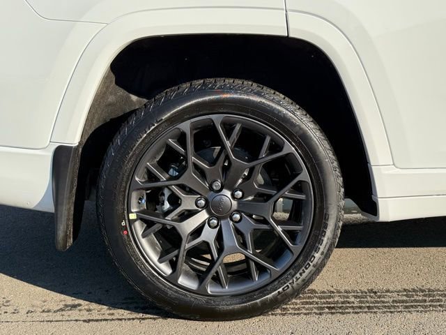 New 2026 Jeep Grand Cherokee L Summit image 17