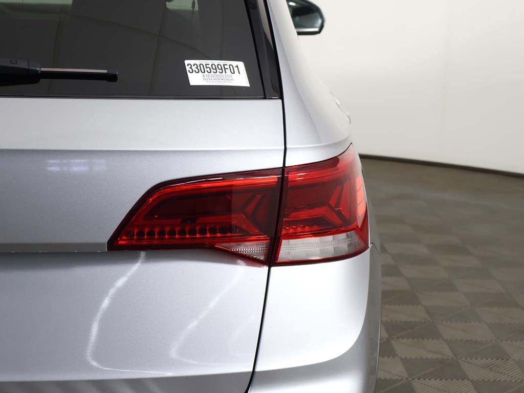 Used 2023 Volkswagen Taos SE FWD image 17