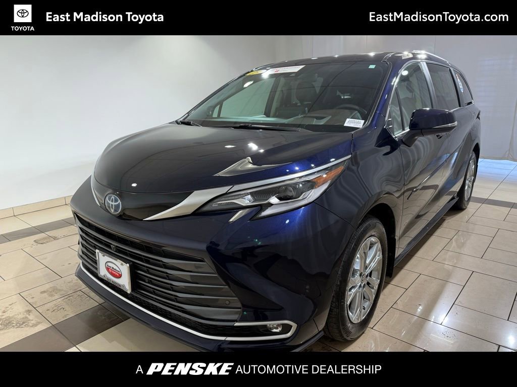 Certified 2023 Toyota Sienna Platinum image 1
