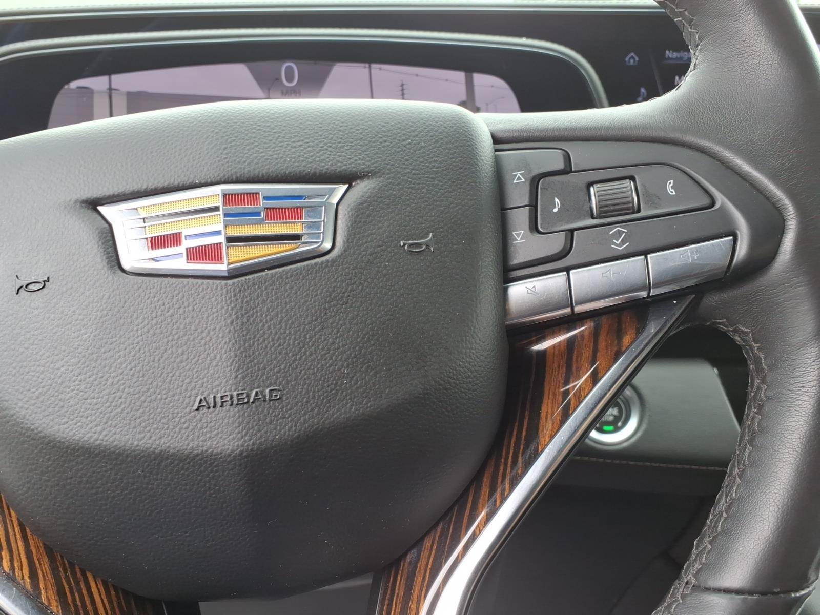 Used 2023 Cadillac Escalade Luxury AWD/4WD image 28