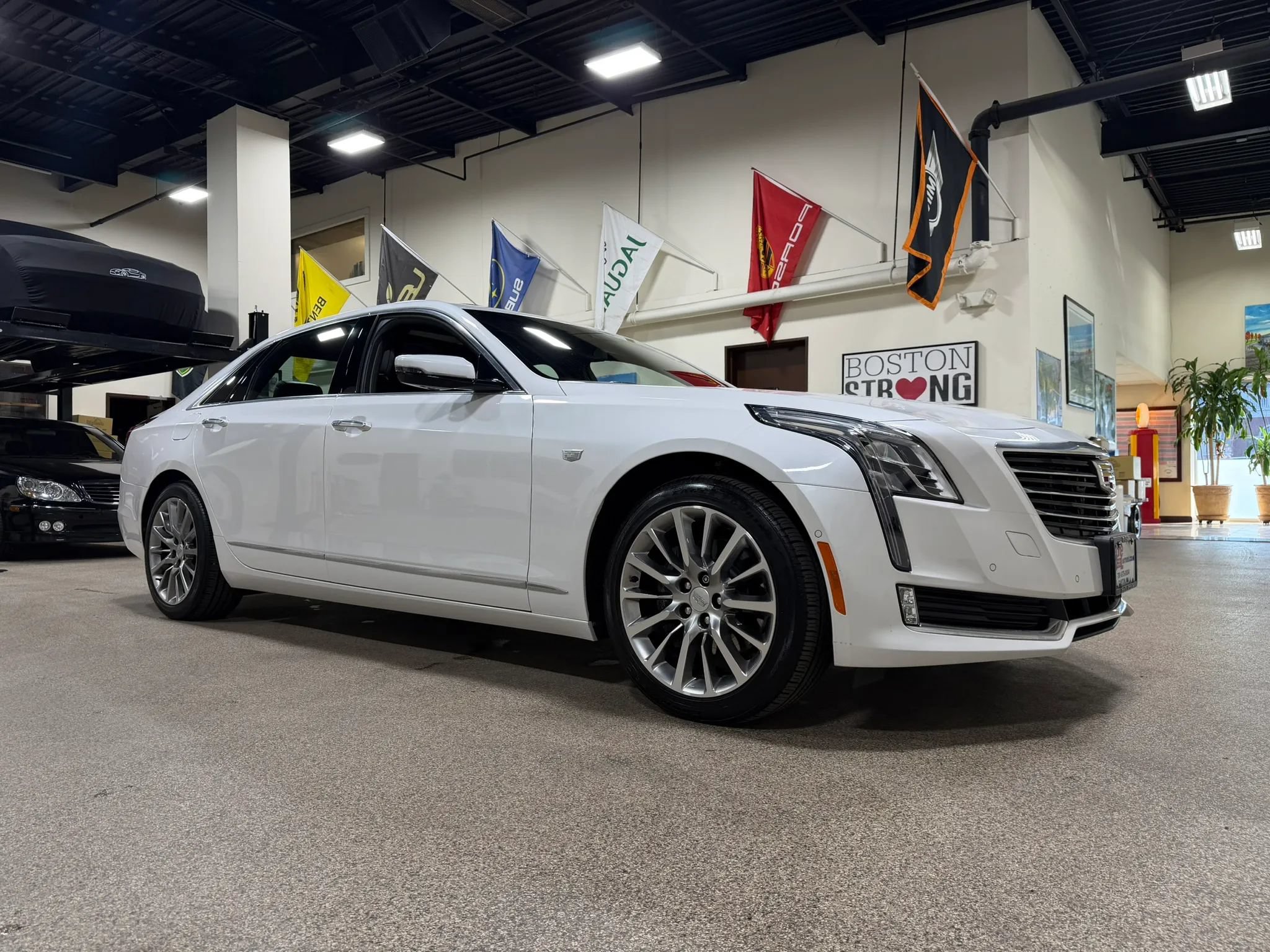 Used 2018 Cadillac CT6 Luxury AWD/4WD image 3