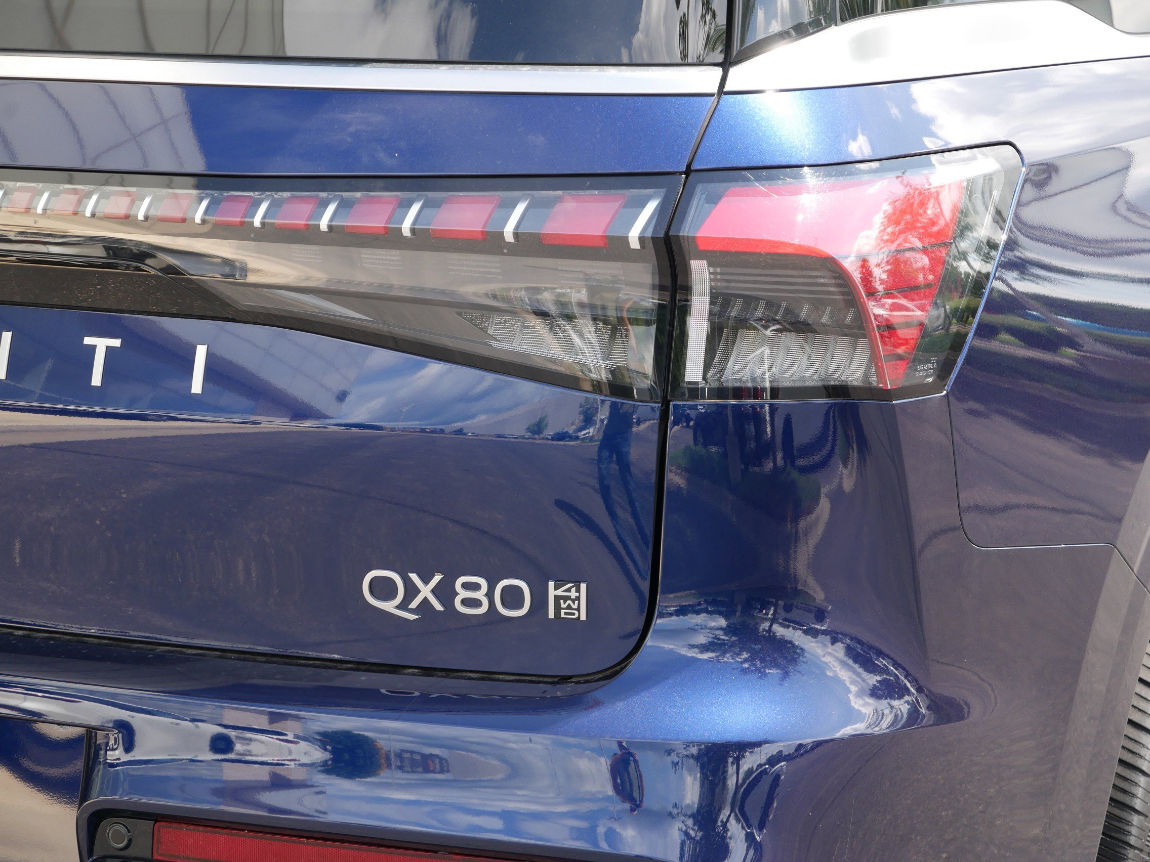 Certified 2025 INFINITI QX80 Sensory image 17