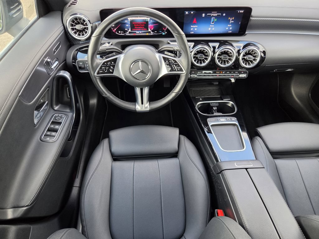 Used 2025 Mercedes-Benz CLA 250 4MATIC w/ Exclusive Package image 13