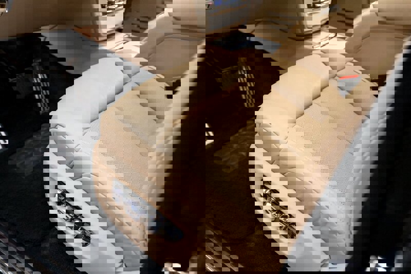 Used 2019 Rolls-Royce Phantom Sedan image 9