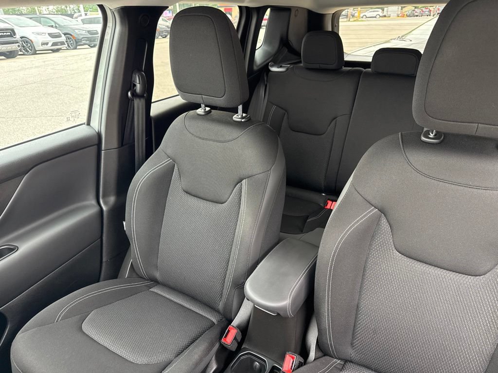 Used 2023 Jeep Renegade Altitude AWD/4WD image 49