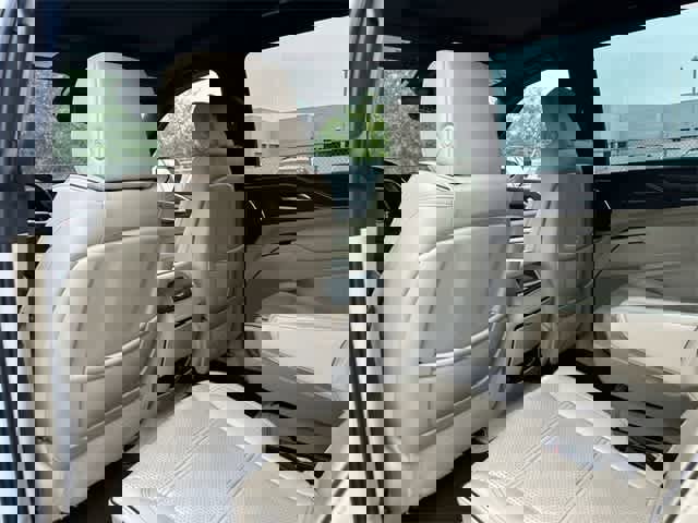 Used 2023 Cadillac Escalade ESV Premium Luxury image 16