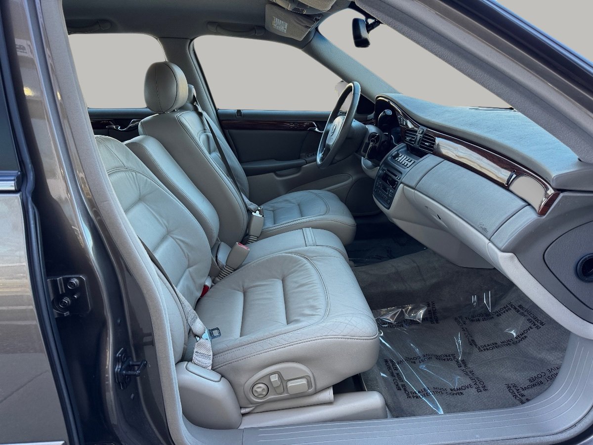 Used 2002 Cadillac De Ville w/ Comfort/Convenience Pkg image 17