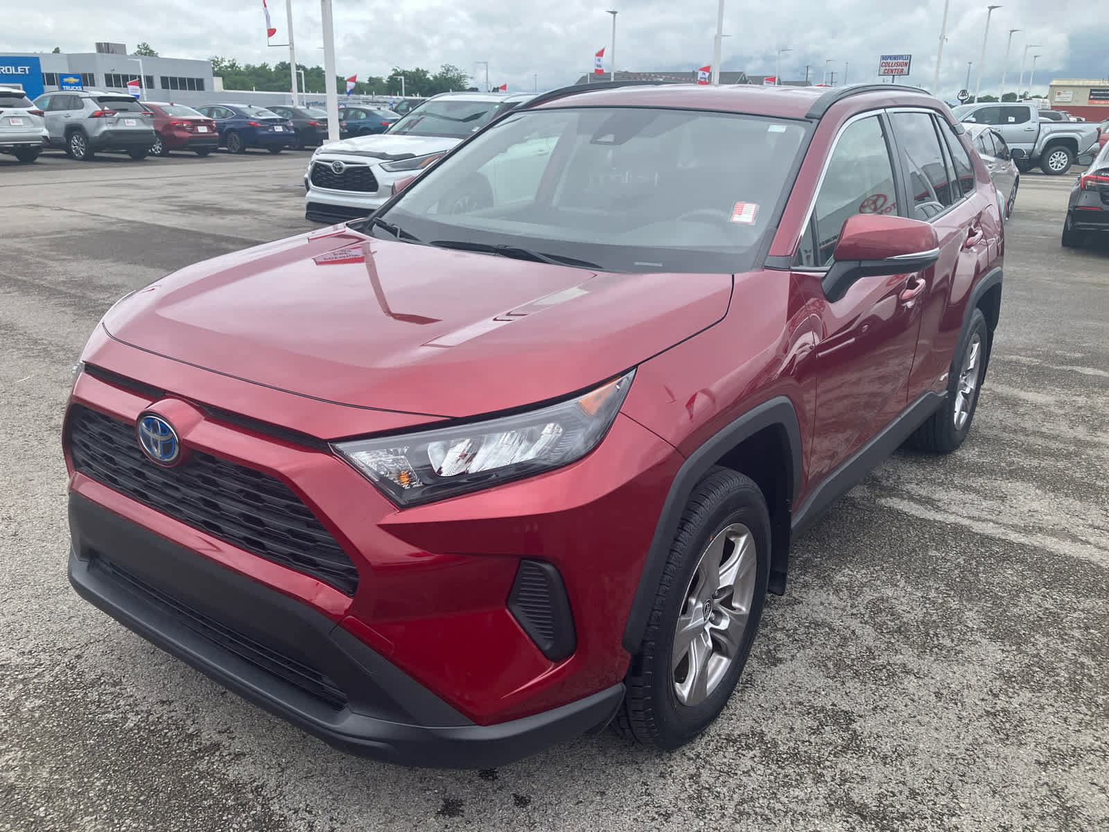 Used 2022 Toyota RAV4 LE AWD/4WD image 3