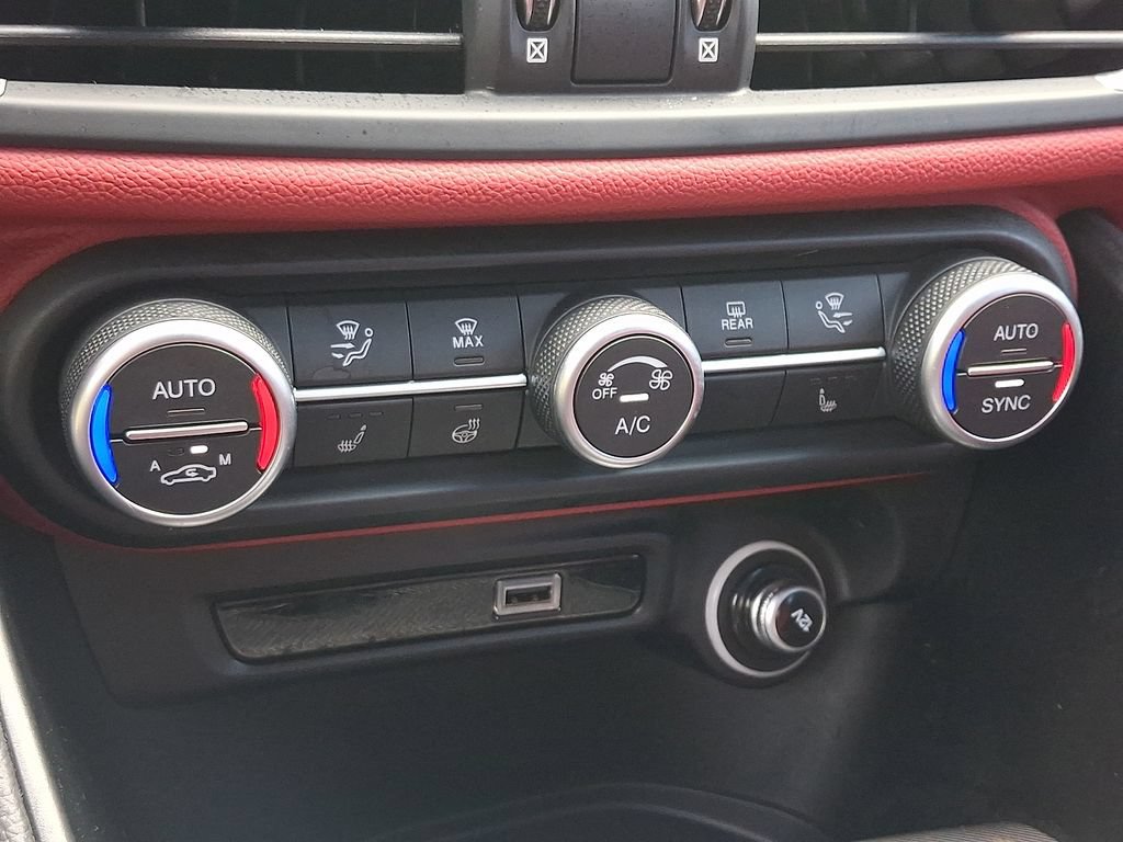 Used 2021 Alfa Romeo Giulia Ti Sport RWD image 16