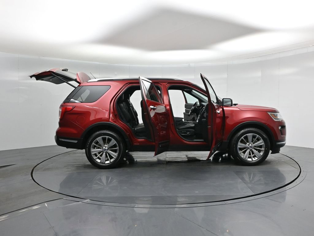 Certified 2018 Ford Explorer Limited w/ Ford Safe & Smart Package image 5