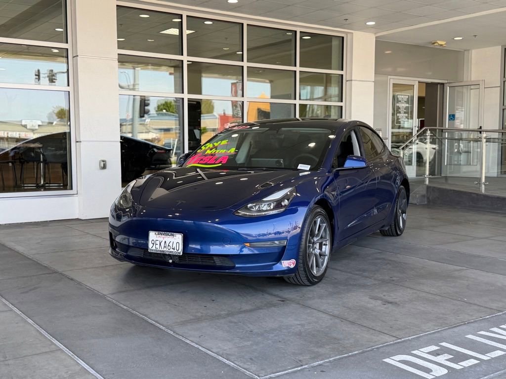 Used 2023 Tesla Model 3 Standard Range RWD image 2
